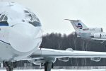 Самолеты застряли в снегу