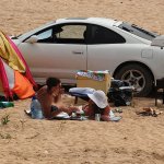 Пляжи Ливадии заполняют отдыхающие