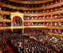 Большой театр будет продавать билеты на стоячие места за 100 рублей