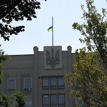 Со здания ОГА в Николаеве пытались сорвать флаг Украины