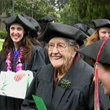 Пенсионерка в США получила диплом спустя 75 лет
