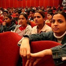 Студентки в Индии будут противостоять насильникам с помощью науки