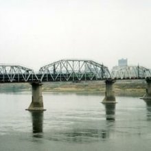 В городе Усть-Кут ищут мужчину, прыгнувшего с моста в реку Лена
