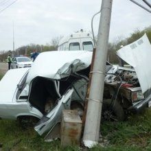 В Ленобласти «ВАЗ-2107» врезался в фонарь, пострадал водитель