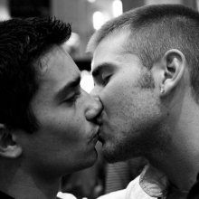 В Лондоне водитель автобуса выгнал геев за поцелуй