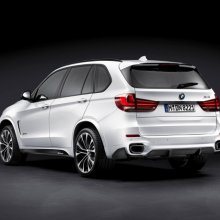 BMW анонсировала новые кроссоверы X5 M и X6 M