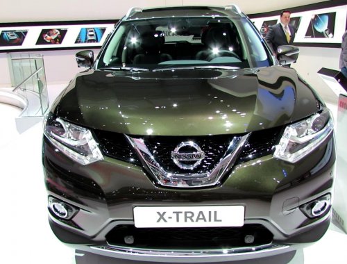 Обновленный кроссовер Nissan X-Trail появится в России в марте 2015
