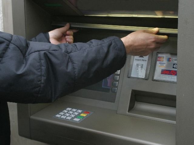 Злоумышленники взломали банкомат и бухгалтерию в офисе дилера Hyundai на юг