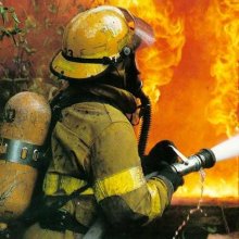 Пожарные спасли амурчанина и горящей квартиры