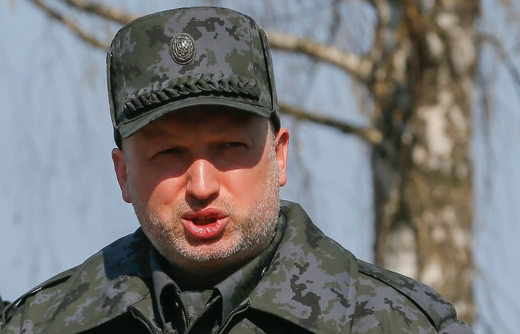 Турчинов заявил, что Россия собирается "перекрасить" свою армию