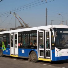 На юге Москвы в ДТП столкнулись троллейбус и две легковушки