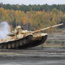 НАТО: Россия продолжает поставки оружия на Донбасс