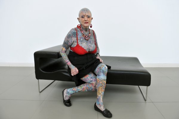 В Великобритании скончалась самая татуированная пенсионерка