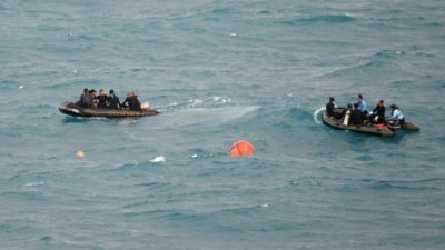 Береговая охрана Турции спасла 10-меcячную девочку, которую унесло в море на круге