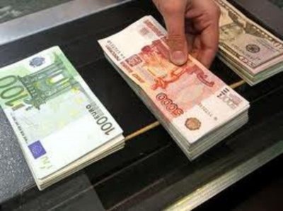 Выгодные ставки по вкладам для доллара, евро и российского рубля