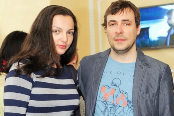 Актер Евгений Цыганов бросил жену и семерых детей ради Юлии Снигирь