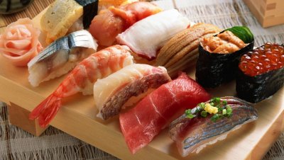Роспотребнадзор не советует есть роллы и суши из сырой рыбы