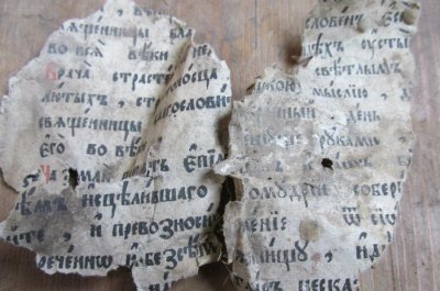 Под крышей Успенского собора реставраторы нашли в гнездах старинный архив
