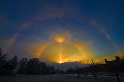 Над Екатеринбургом в утреннее время наблюдали сразу три солнца