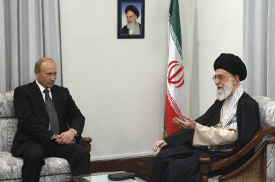 Дмитрий Песков раскрыл тему беседы Владимира Путина и Али Хаменеи