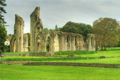Могила короля Артура оказалась средневековой подделкой