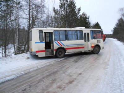 В Кировской области «КамАЗ» врезался в рейсовый автобус