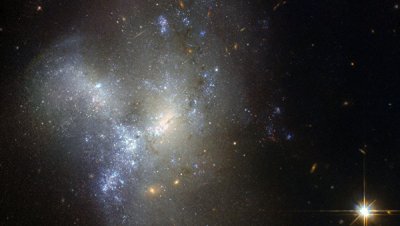 «Hubble» запечатлел «новорождённую» галактику в созвездии Эридана