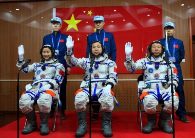 Китай использует пространство между Землей и Луной для «великого возрождения нации»