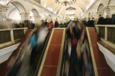 Застрявшая блондинка парализовала работу московского метро