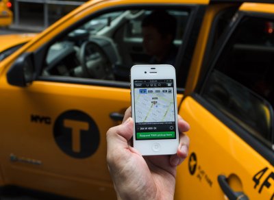 Uber будет предоставлять работу только водителям с лицензиями