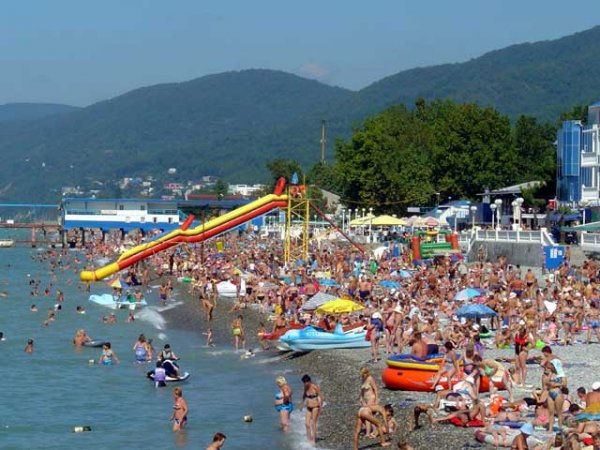 Названы наиболее попу­ляр­ные рос­сий­ские курорты для лет­него отдыха