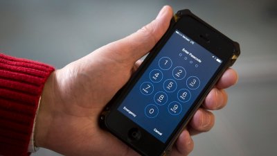 ФБР заплатило хакерам за взлом телефона террориста