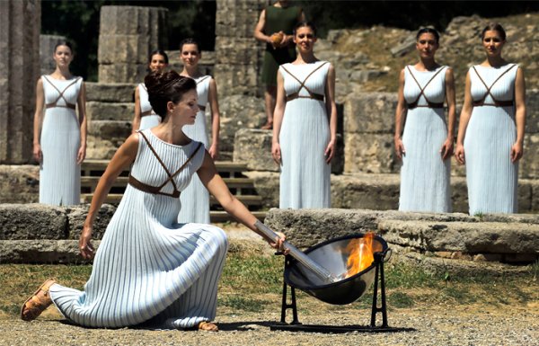 В Греции зажгли Олимпиский огонь Рио-2016