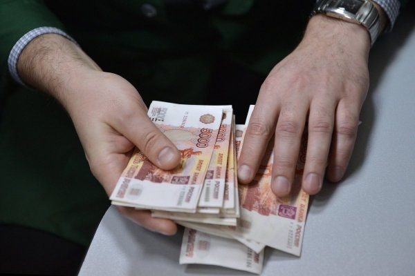 Стартовали выплаты долгов по зарплате вахтовикам, пожаловавшимся Путину