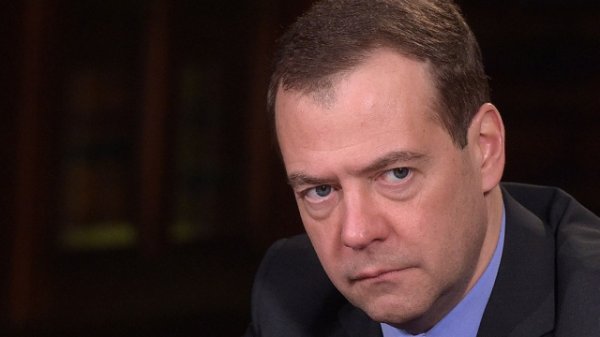 Медведев направил в Госдуму законопроект об ответственности за плохой ремонт дорог
