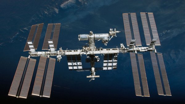 С МКС в космос запустили 5 спутников