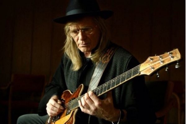 На 73 году жизни скончался гитарист Wings и Джо Кокера