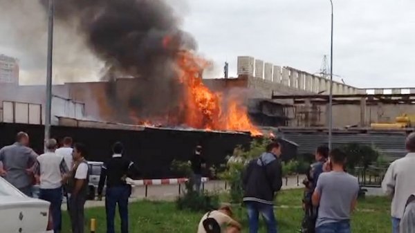 На рынке в Балашихе в Подмосковье произошел пожар