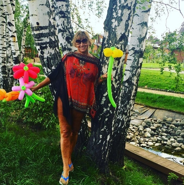 Ростовчанка Кира делает минет местному артисту
