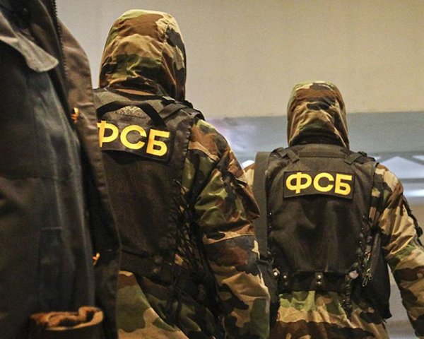 В жилом доме в Петербурге проходит операция по задержанию кавказских боевиков