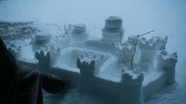 На Урале бизнесмен строит бетонный замок из "Игры престолов" на 3D-принтере