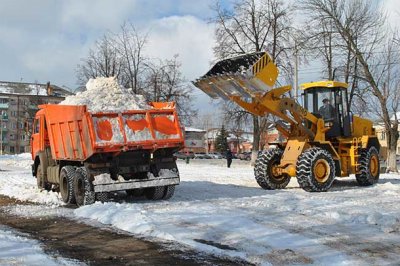 Особенности очистки от снега дорог и его вывоз