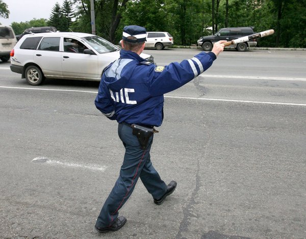 В Краснодаре задержали устроившего "шоу" водителя синей BMW