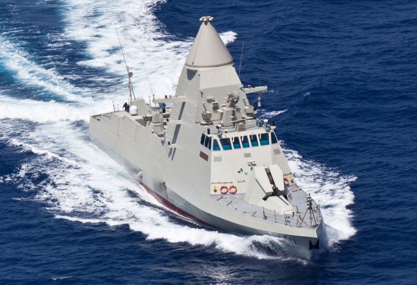 Корабль ВМС ОАЭ потерпел крушение у берегов Йемена