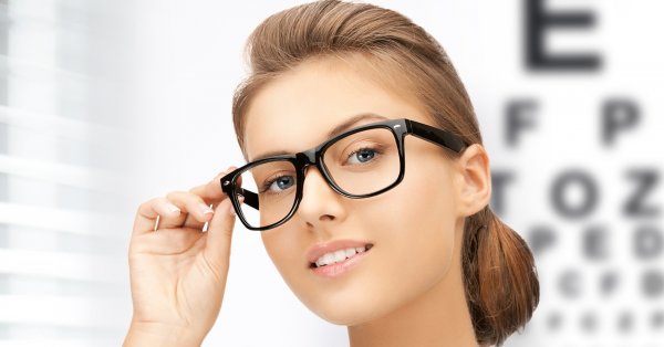 Ученые: Люди в очках умнее обладателей идеального зрения