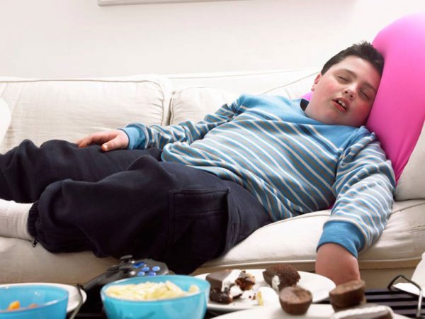 Ученые: Ожирение у подростков грозит переломами костей