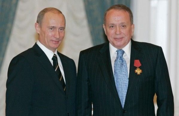 Путин наградил Маслякова орденом за заслуги перед Отечеством