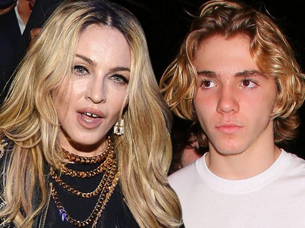 Сын Мадонны Рокко не расстроен разлукой со звездной мамой