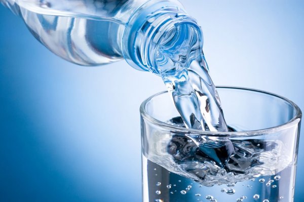 Учёные предостерегли от лечения «обильным питьём»