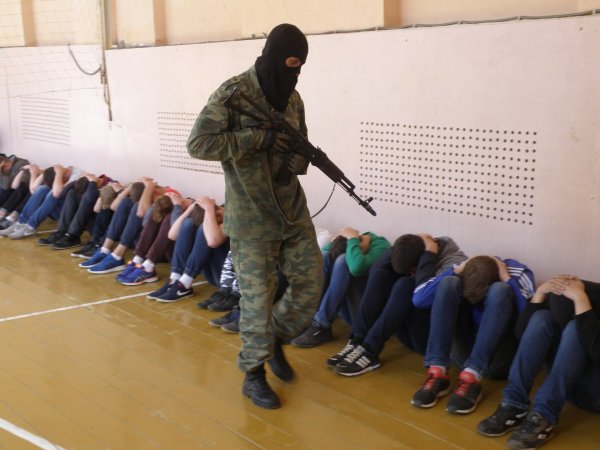В Ленобласти на учебное заведение "напали" террористы